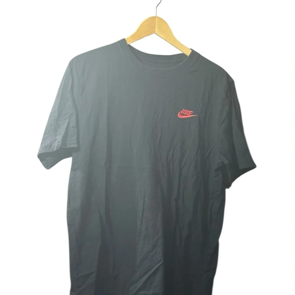 Nike Black and Red Short Sleeve Tee
